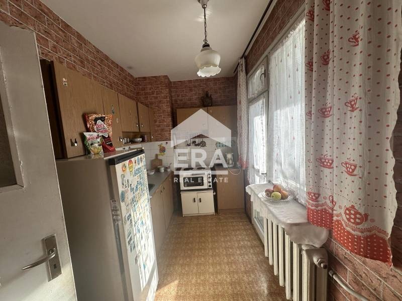 Продава МНОГОСТАЕН, гр. Бургас, Славейков, снимка 5 - Aпартаменти - 49052208