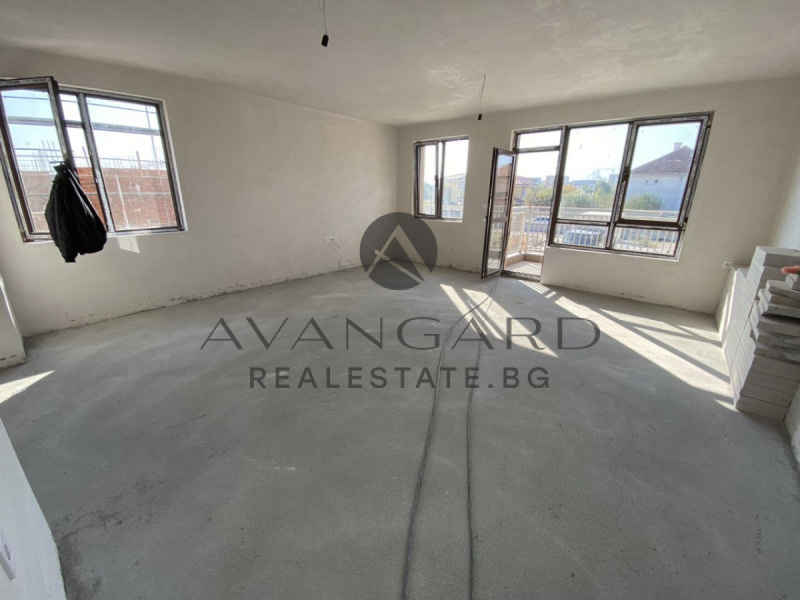 Продава 3-СТАЕН в град Пловдив, Остромила - 123 кв.м / 141 000 € » 275 772.03 лв., АВАНГАРД РИЪЛ ЕСТЕЙТ