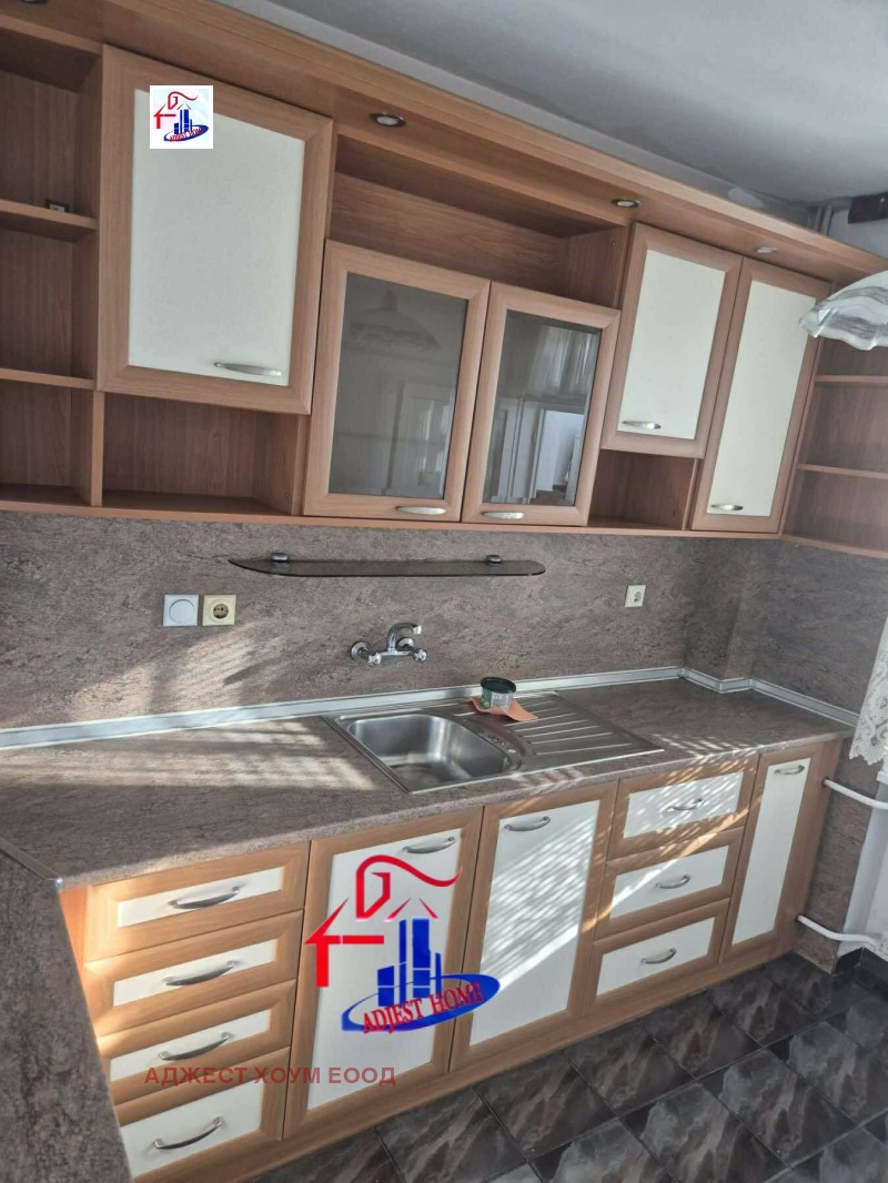 In vendita  3 camere da letto Shumen , Tsentar , 100 mq | 36413815
