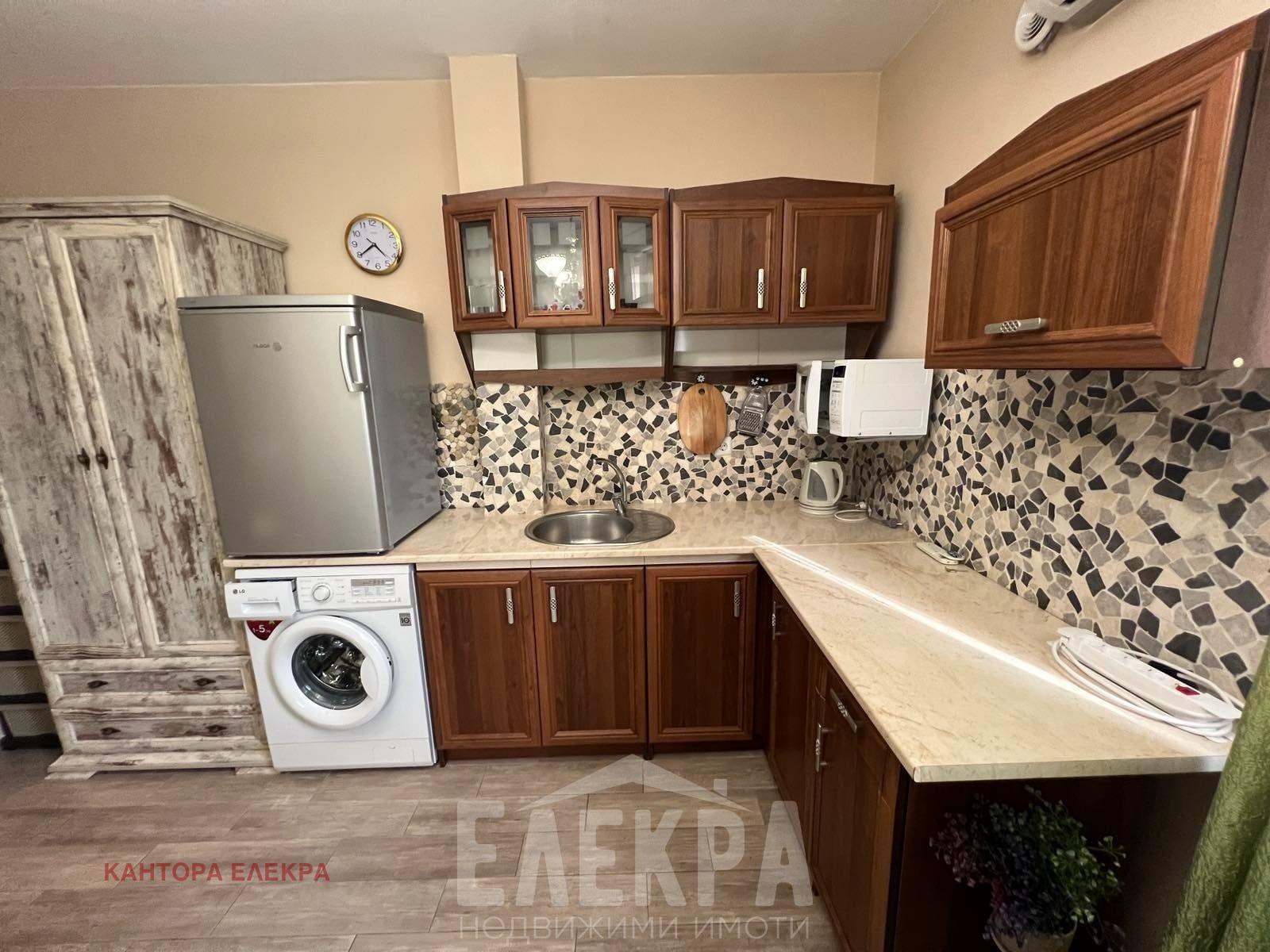 Продава 2-СТАЕН, гр. Варна, ЖП Гара, снимка 5 - Апартаменти - 56144030