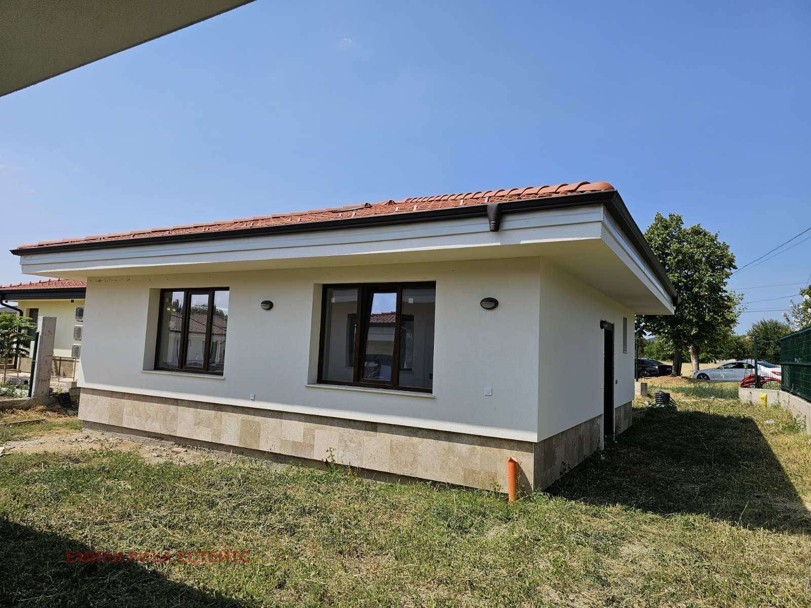 Продава КЪЩА, с. Пожарево, област София област