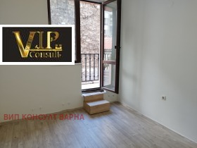 2-стаен град Варна, Операта 13