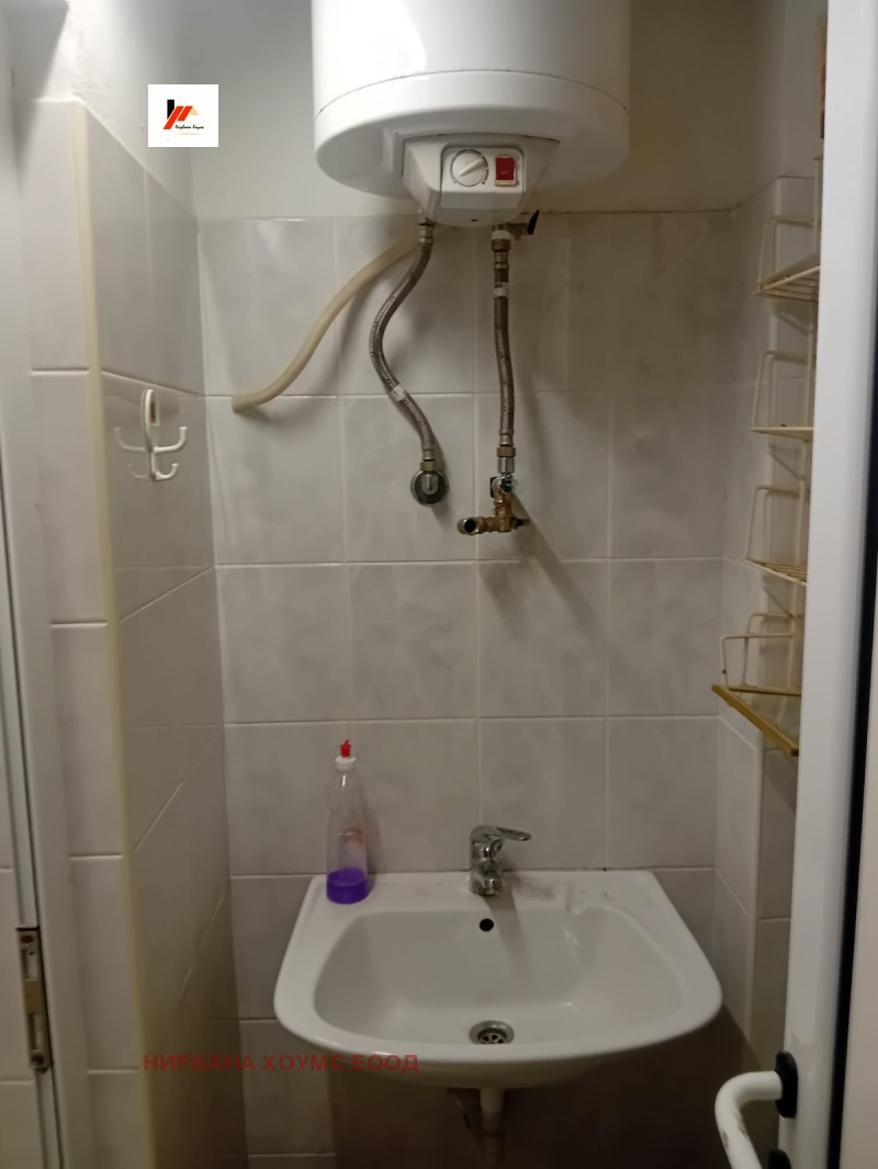 Продава МАГАЗИН, гр. Добрич, Кралска зона, снимка 6 - Магазини - 53423384