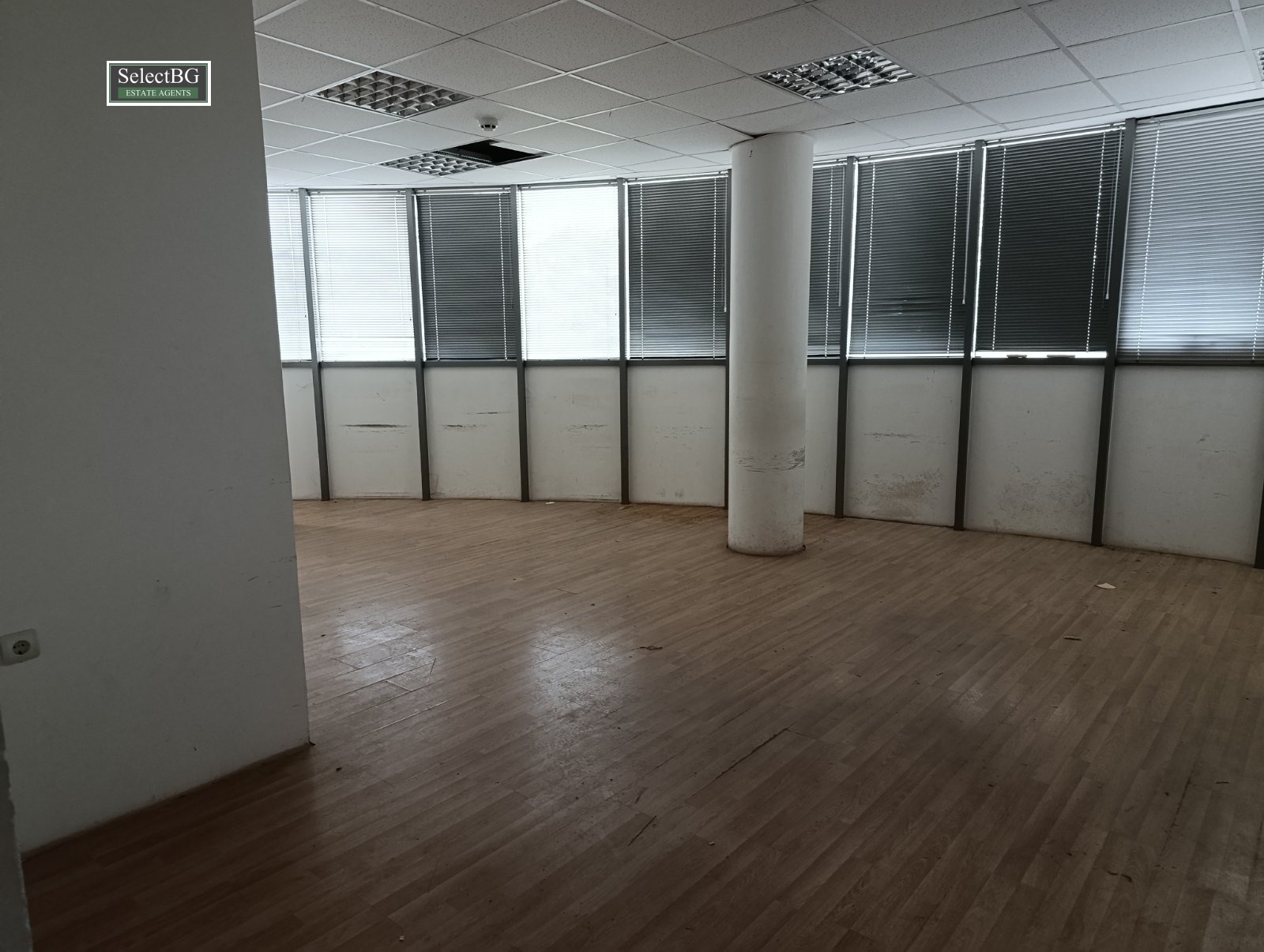 Продава ОФИС, гр. Велико Търново, Център