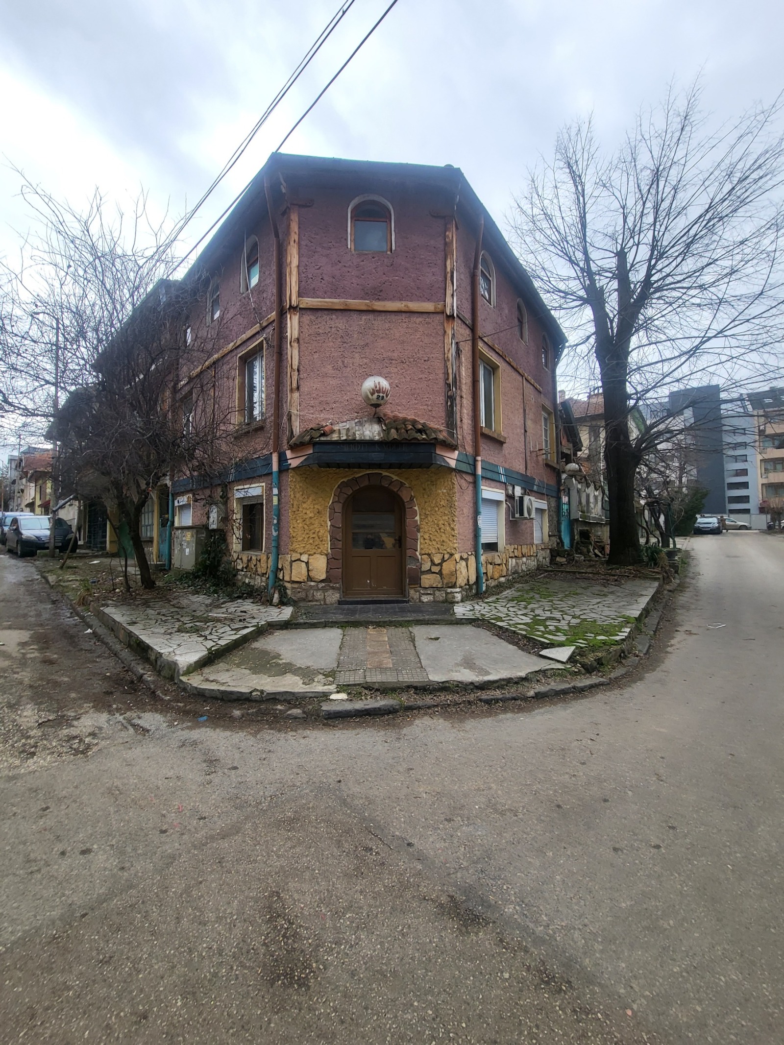 Продава КЪЩА, гр. Плевен, Идеален център, снимка 2 - Къщи - 53604345