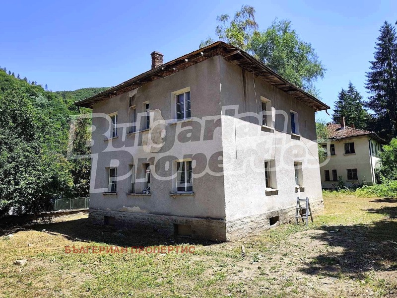 Продава ХОТЕЛ в област Ловеч, с. Рибарица - 224 кв.м / 180 000 € » 352 049.40 лв., БЪЛГЕРИАН ПРОПЕРТИС