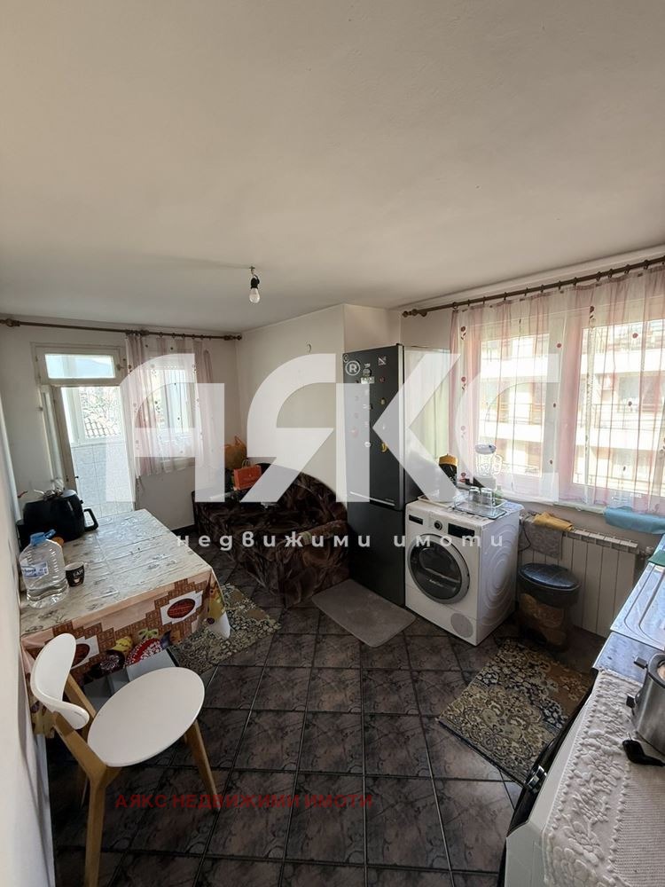 Продава 3-СТАЕН, гр. София, Карпузица, снимка 3 - Апартаменти - 53859263