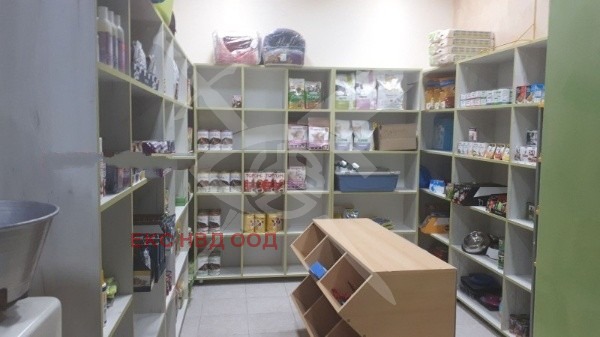 Продава МАГАЗИН, гр. Хисаря, област Пловдив, снимка 2 - Магазини - 52149447