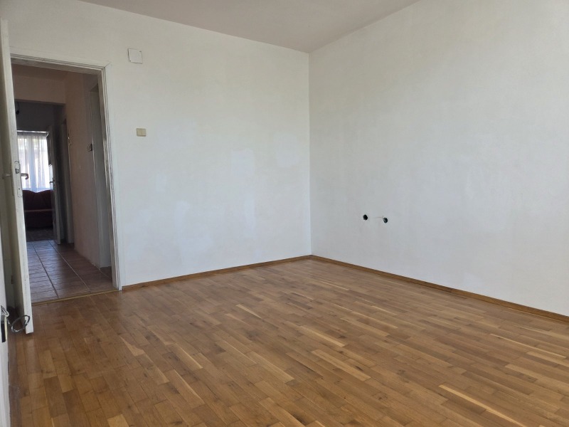 Eladó  3 hálószobás Varna , Asparuhovo , 108 négyzetméter | 60895569 - kép [2]