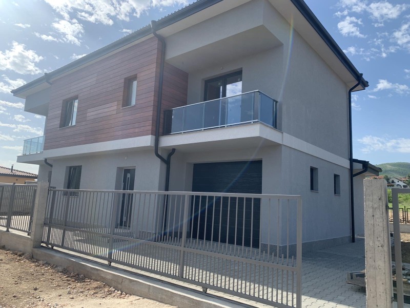 En venta  Casa región Plovdiv , Belashtitsa , 260 metros cuadrados | 75368056