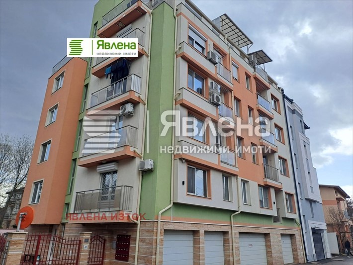 Eladó  Bérlakás Sofia , Nadezsda 4 , 201 négyzetméter | 37258688