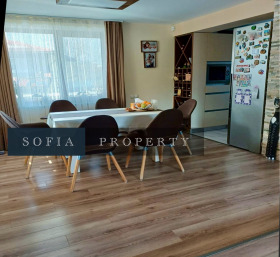 Ev Kokalyane, Sofia 4
