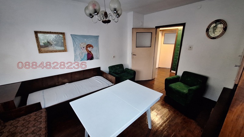 Продава КЪЩА, гр. Дебелец, област Велико Търново, снимка 7 - Къщи - 52780482