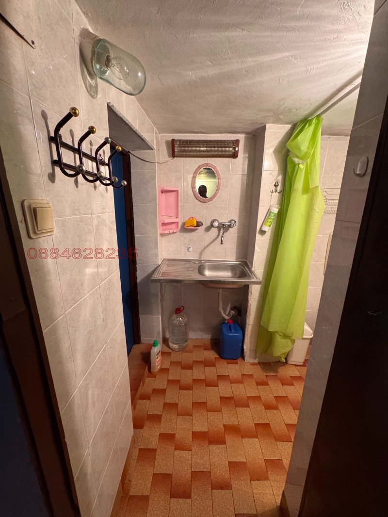 Продава КЪЩА, гр. Дебелец, област Велико Търново, снимка 15 - Къщи - 52780482