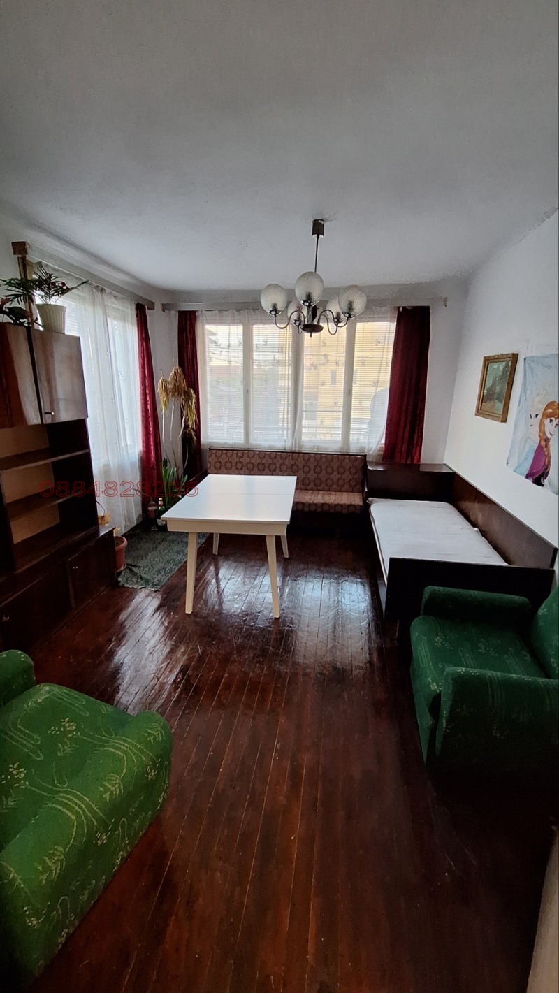 Продава КЪЩА, гр. Дебелец, област Велико Търново, снимка 6 - Къщи - 52780482