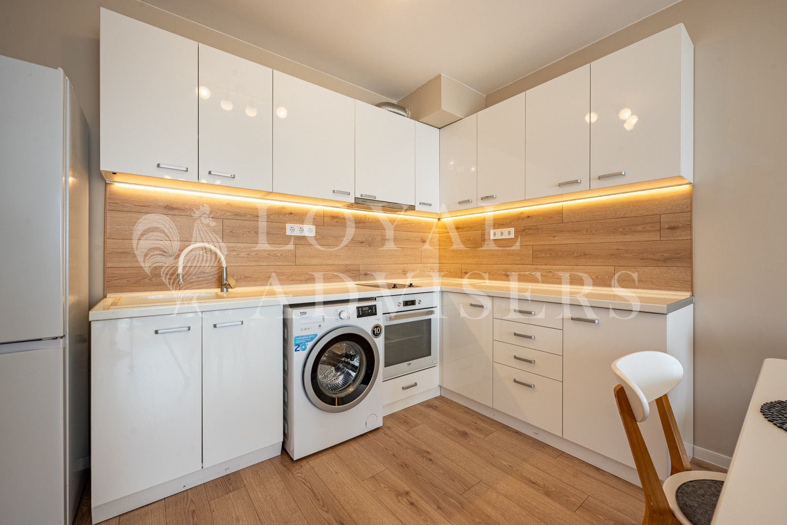 Продава 2-СТАЕН, гр. Варна, Бриз, снимка 2 - Апартаменти - 53736861