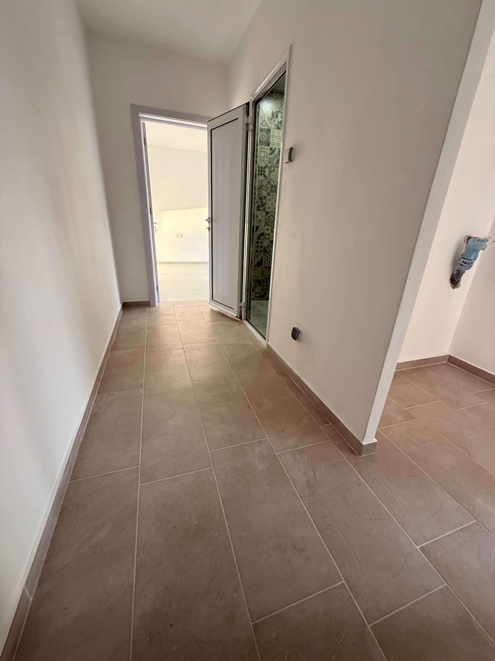 Продава 2-СТАЕН, гр. Русе, Здравец Изток, снимка 2 - Апартаменти - 54062961