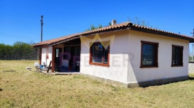 Продава  Къща, с. Селце