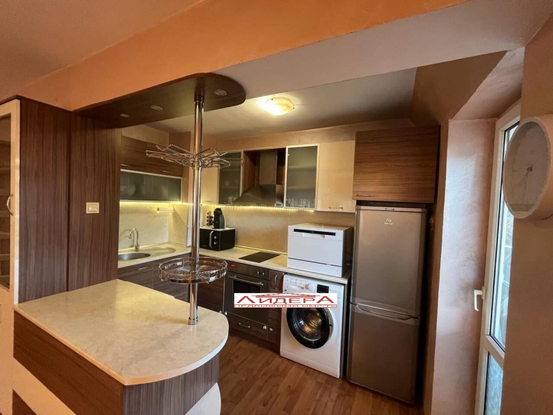 Продава  3-стаен град Пловдив , Кършияка , 65 кв.м | 57376852