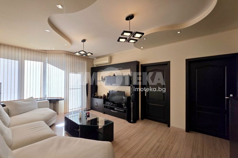 Продава 3-СТАЕН, гр. София, Център, снимка 5 - Апартаменти - 52874388