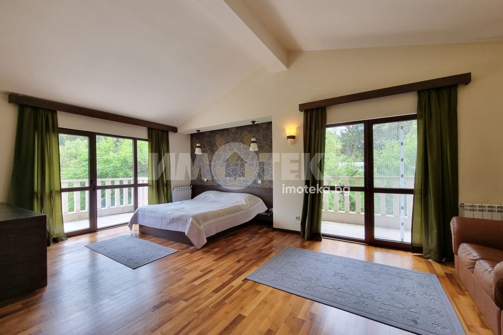 Продава КЪЩА, гр. София, с. Бистрица, снимка 2 - Къщи - 53861366