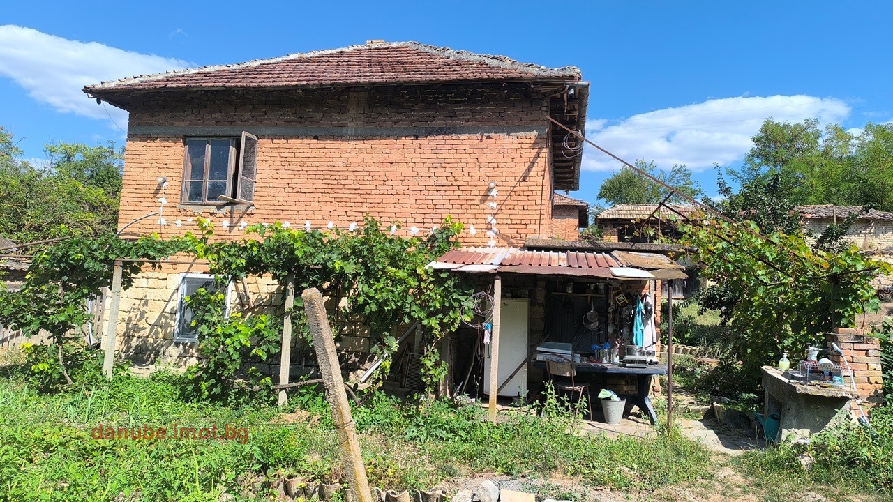 Продава КЪЩА, с. Костанденец, област Разград, снимка 2 - Къщи - 56396937