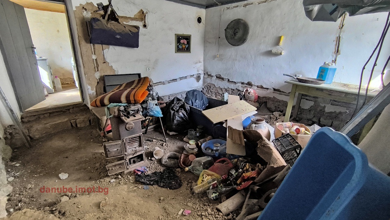 Продава КЪЩА, с. Костанденец, област Разград, снимка 15 - Къщи - 56396937