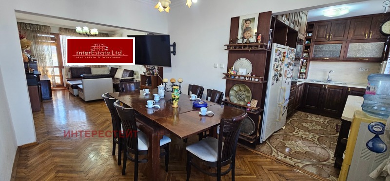 Продава МНОГОСТАЕН, гр. Бургас, Център, снимка 6 - Aпартаменти - 48064551