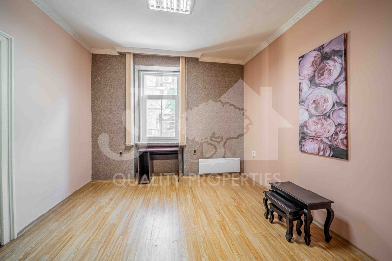 Продава 3-СТАЕН в град София, Център - 80 кв.м / 297 000 € » 580 881.51 лв., ДЖЕЙ И ДЖЕЙ КОРПОРЕЙШЪН ООД