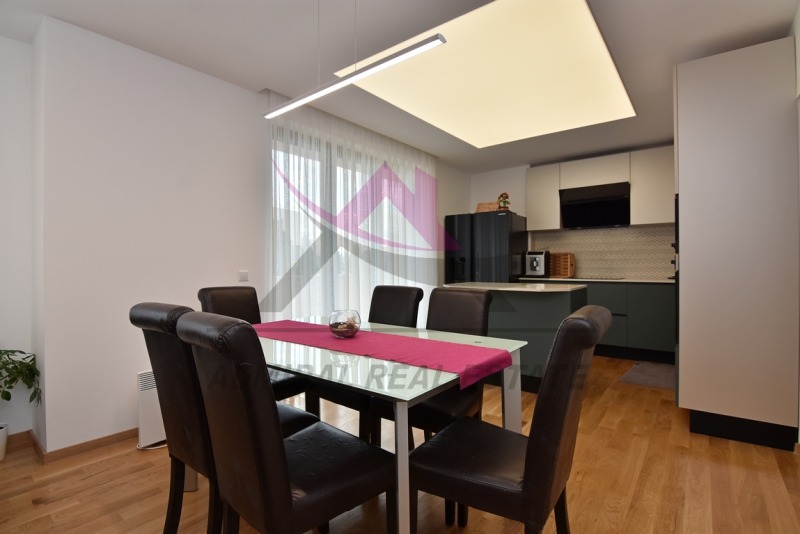 Продава 4-СТАЕН, гр. Варна, Бриз, снимка 3 - Апартаменти - 52531160