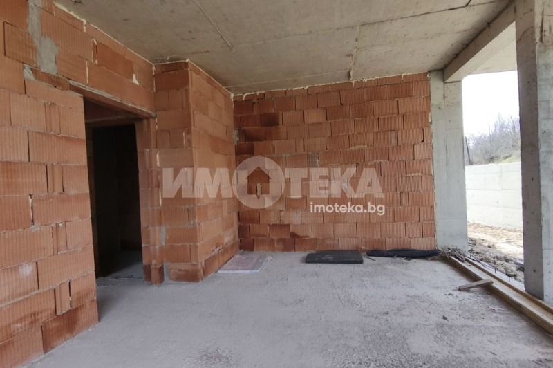 Продава 2-СТАЕН в град Варна, Изгрев - 75 кв.м / 122 990 € » 240 547.53 лв., ИМОТЕКА