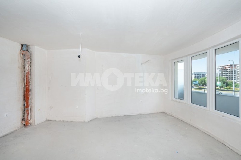 Продава 3-СТАЕН в град Пловдив, Тракия - 143 кв.м / 190 000 € » 371 607.70 лв., ИМОТЕКА АД