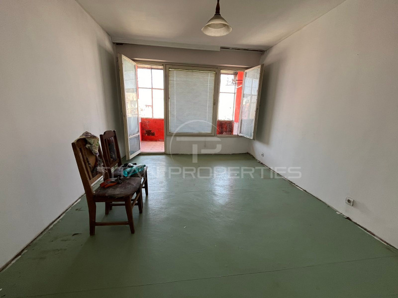 For Sale  1 bedroom Plovdiv , Kyuchuk Parizh , 65 sq.m | 68840318 - image [3]