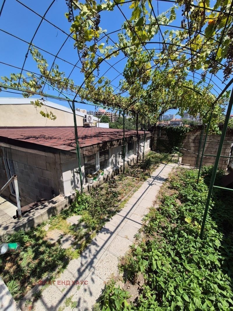 Продава ЕТАЖ ОТ КЪЩА, гр. Варна, Максуда, снимка 13 - Етаж от къща - 56294115