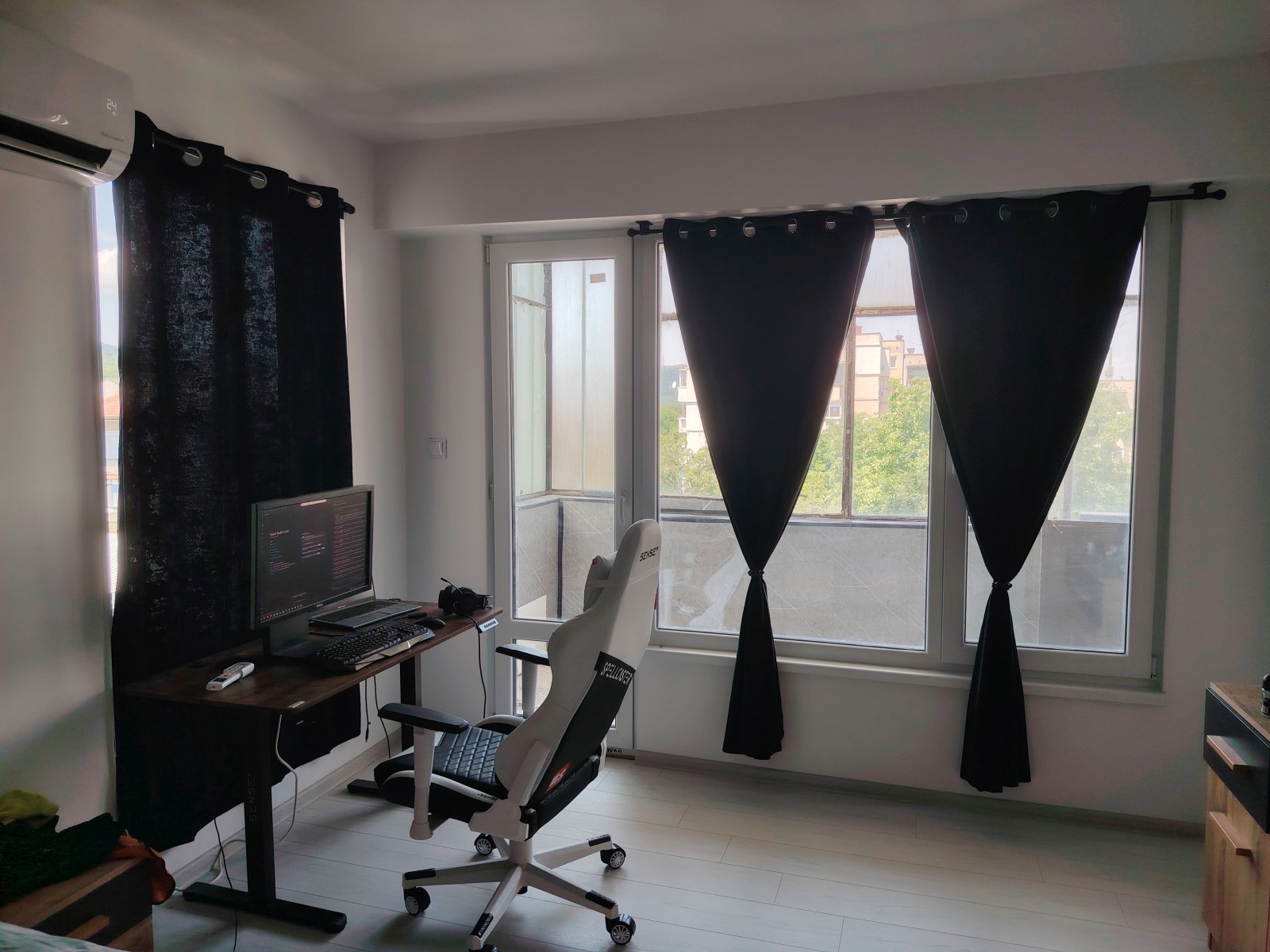 Продава 3-СТАЕН, гр. Лясковец, област Велико Търново, снимка 3 - Апартаменти - 55444359