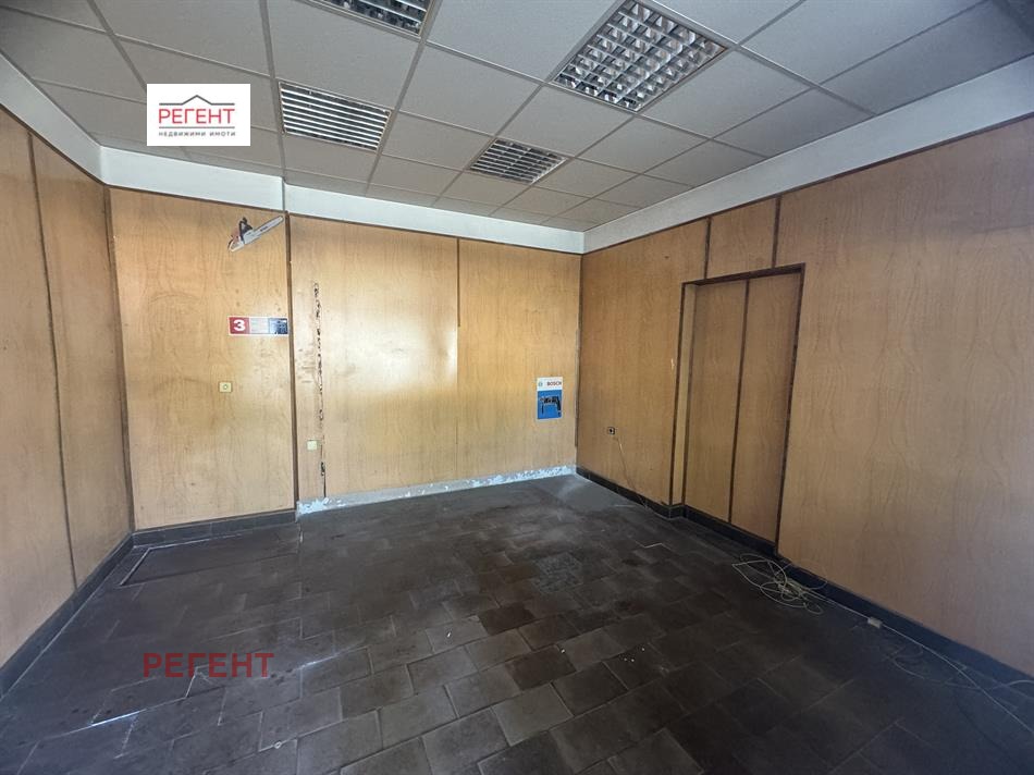 Продава МАГАЗИН, гр. Габрово, Център, снимка 2 - Магазини - 46167359