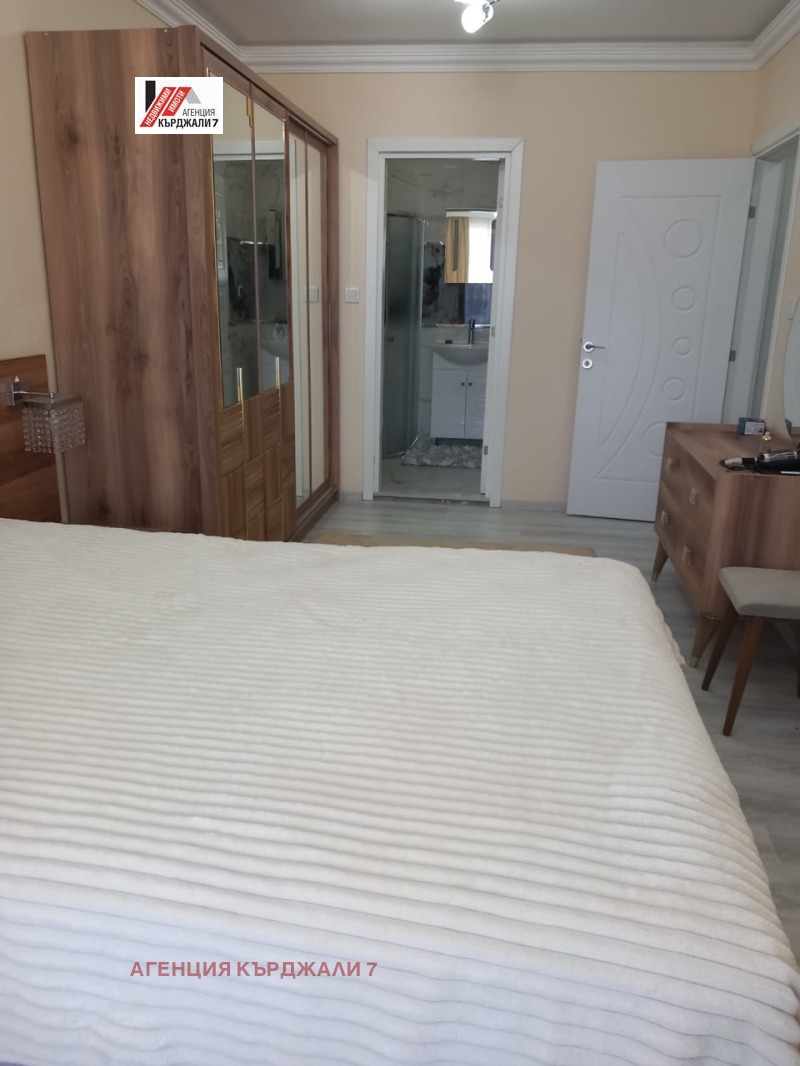 Продава 3-СТАЕН, гр. Кърджали, Център, снимка 8 - Апартаменти - 52212894