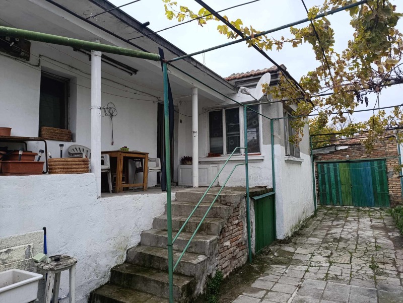 Продава  Къща, град Варна, Автогара •  160 000 EUR • ID 71048067 — holmes.bg - [1] 