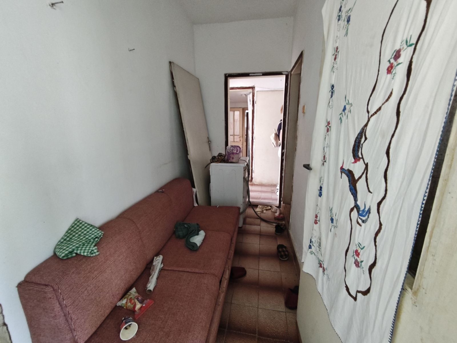 Продава ЕТАЖ ОТ КЪЩА, гр. Шумен, Център, снимка 2 - Етаж от къща - 54835320