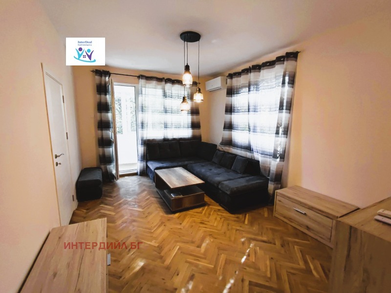 Продава 4-СТАЕН, гр. Варна, Левски 1