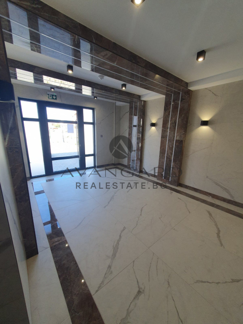 Na sprzedaż  1 sypialnia Plowdiw , Ostromila , 62 mkw | 23921311 - obraz [3]
