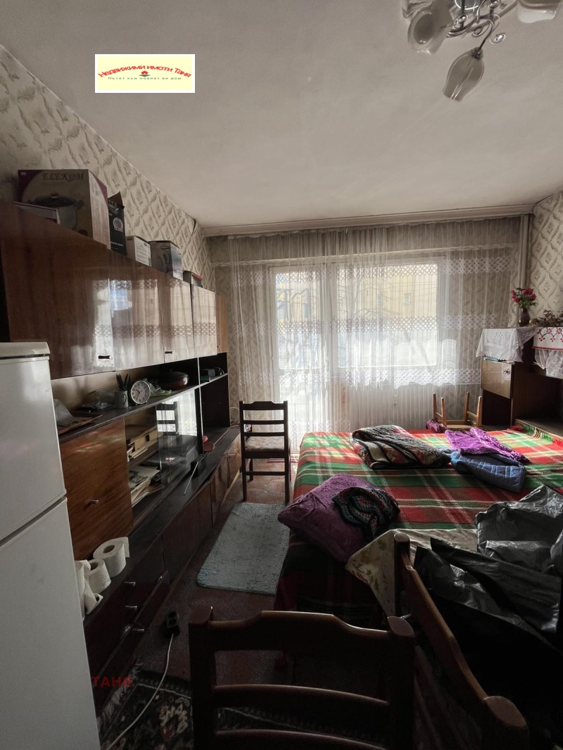 Продава  2-стаен град Перник , Изток , 65 кв.м | 42623744 - изображение [3]