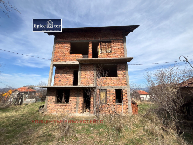 Продава КЪЩА в град Перник, Калкас - 256 кв.м / 136 999 € » 267 946.75 лв., ЕПИЦЕНТЪР РИЪЛ ЕСТЕЙТС