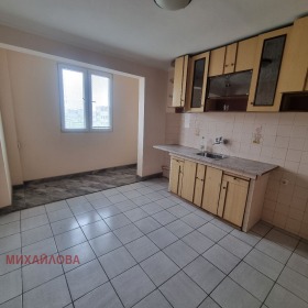 2 chambres Tri tchoutchoura - yug, Stara Zagora 3