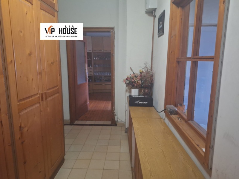 Продава  4-стаен град Пазарджик , Идеален център , 130 кв.м | 85552919 - изображение [12]