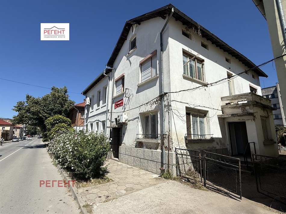 Продава КЪЩА, гр. Габрово, Център, снимка 2 - Къщи - 51549559