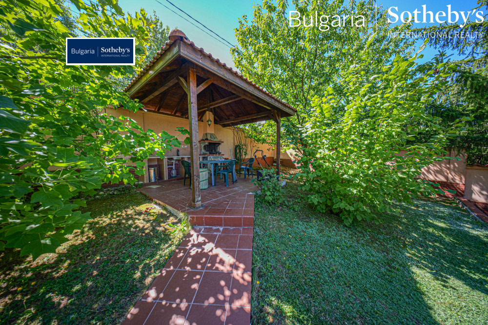 Продава КЪЩА, гр. София, гр. Банкя, снимка 2 - Къщи - 54085427