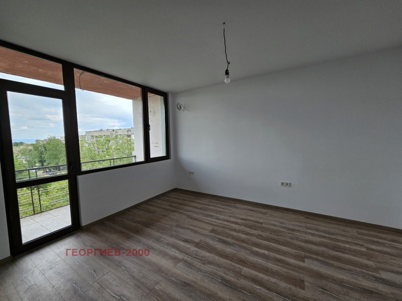 Till salu  3 sovrum region Veliko Tarnovo , Gorna Orjahovica , 115 kvm | 65778409 - bild [4]