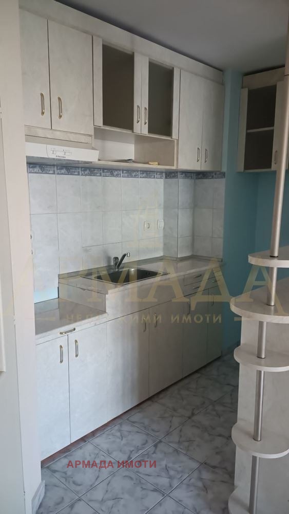 Продава 2-СТАЕН, гр. Пловдив, Кючук Париж, снимка 3 - Aпартаменти - 47180558