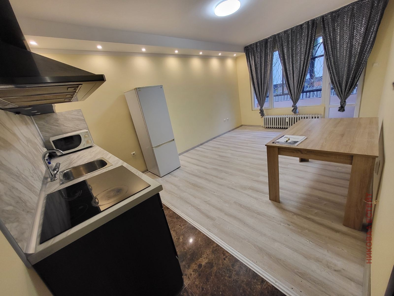 Продава 3-СТАЕН, гр. София, Център, снимка 7 - Апартаменти - 54194444